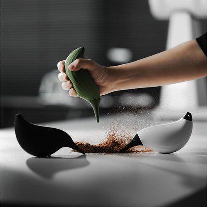 MHW-3BOMBER Hummingbird Air Blower: High-Power Air Duster for Coffee Grinders & Cameras (Rubber Bulb Cleaner)